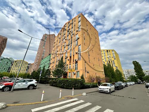 квартира за адресою Регенераторна вул., 4 к9