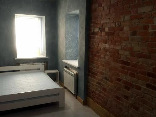 комерційна за адресою Руставелі вул., 31