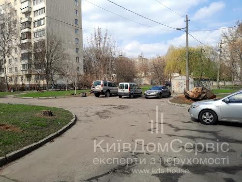 квартира за адресою Академіка Глушкова просп., 18