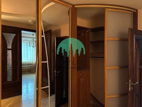 квартира за адресою Карпатської Січі вул., 8