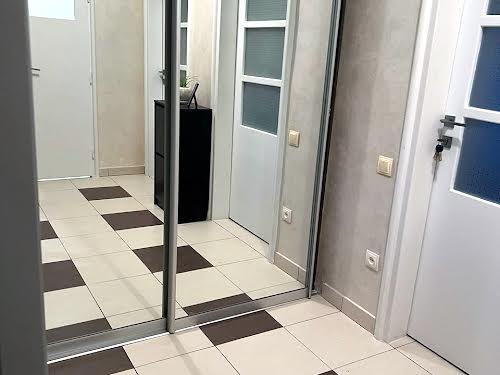 квартира за адресою Мельника, 14
