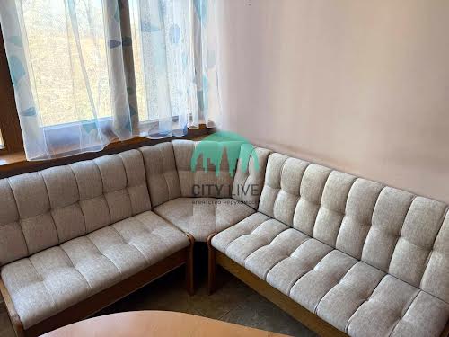 квартира за адресою Карпатської Січі вул., 8