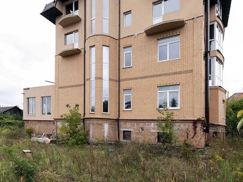 комерційна за адресою Патріарха Володимира Романюка вул. (Жовтнева), 26