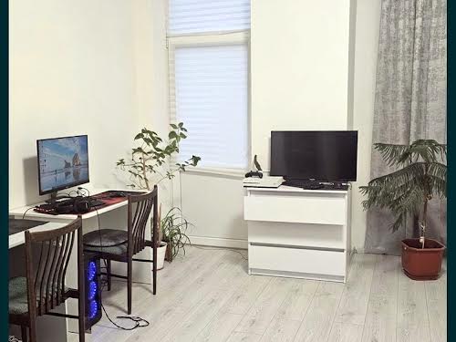 квартира за адресою Олександра Довженка вул., 9