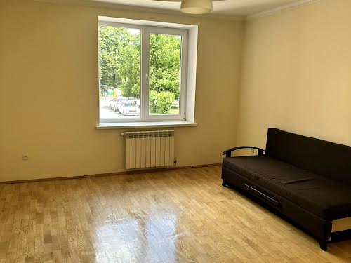 квартира за адресою Тролейбусна вул., 26