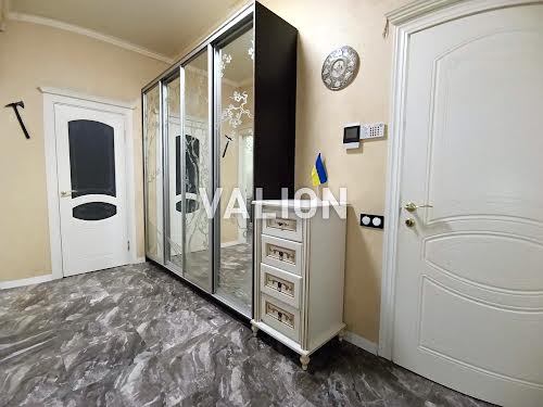 квартира за адресою Дегтярна вул., 8