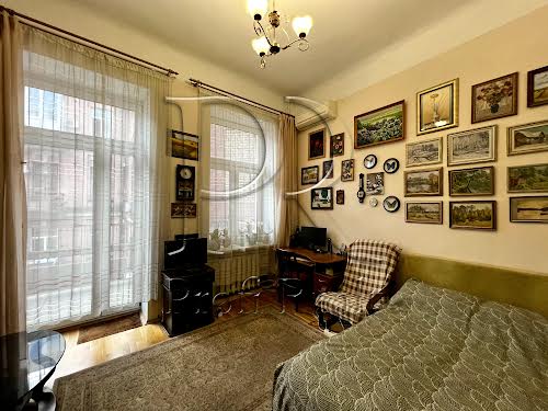 квартира за адресою Михайлівська вул., 22-Б