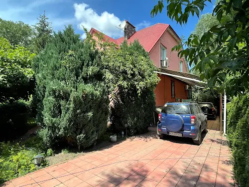 дом по адресу Деснянская ул.