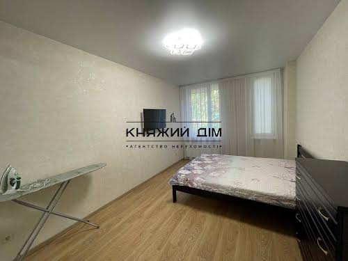 квартира за адресою Регенераторна вул., 4