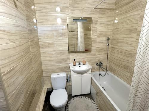 квартира за адресою Софії Русової вул., 7