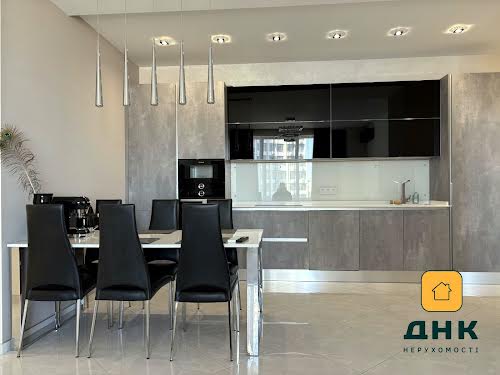 квартира за адресою Літературна вул., 1А