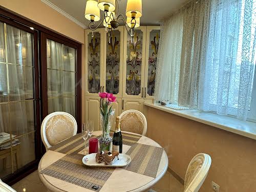 квартира по адресу Драгомвнова, 12А