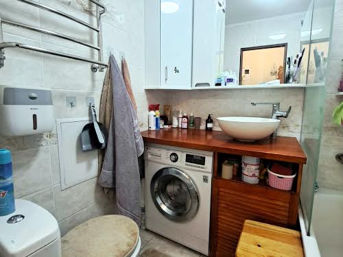 квартира за адресою вул. Прикордонна, 80