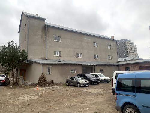 коммерческая по адресу Плуговая ул., 6