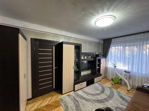 квартира по адресу Строителей ул., 12Б