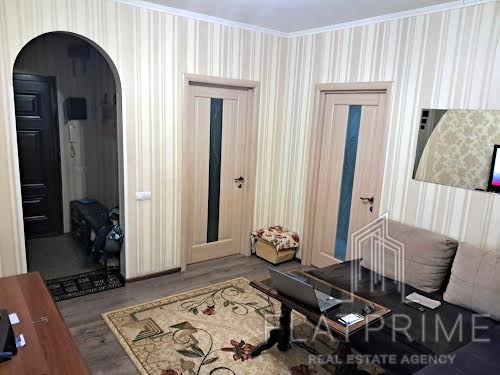 квартира за адресою Київ, Миколи Лаврухіна вул., 7