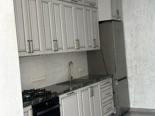 квартира за адресою Радісна, 2