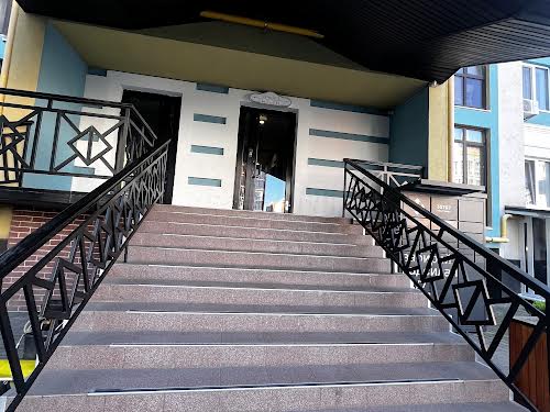 квартира по адресу Українська, 83 б