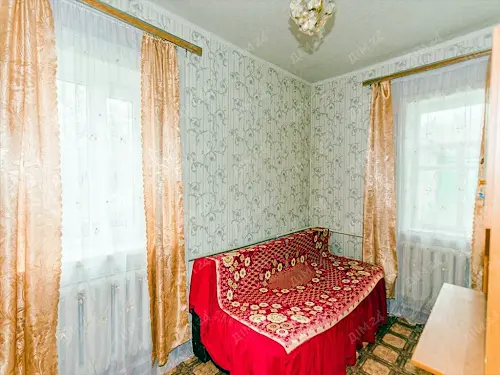 будинок за адресою Центральна, 1