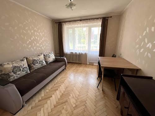 квартира за адресою Гната Хоткевича вул., 42