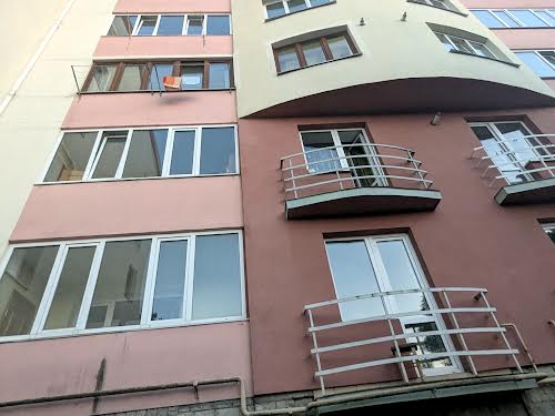 квартира за адресою Тролейбусна вул., 26