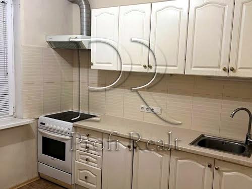 квартира за адресою Анни Ахматової вул., 19