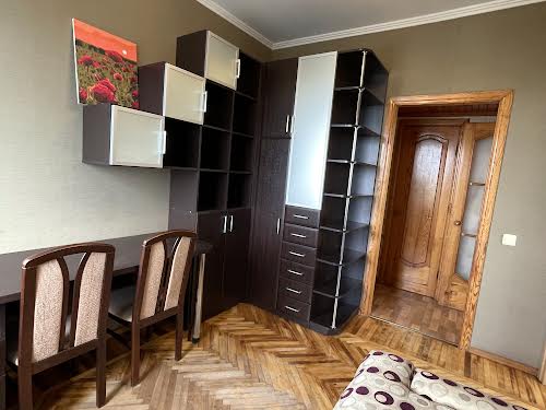 квартира за адресою Лабораторна вул., 46
