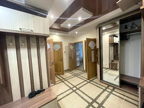 квартира за адресою Героїв Крут вул., 2