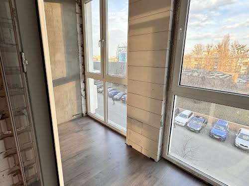 квартира за адресою Салютна вул., 2