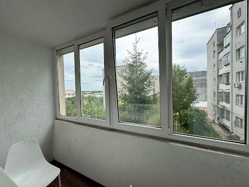 квартира за адресою Івасюка вул., 21