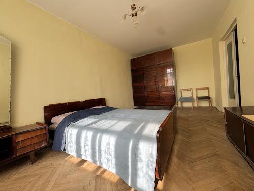 квартира за адресою Тролейбусна вул., 4