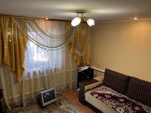 будинок за адресою Русанівська вул., 35