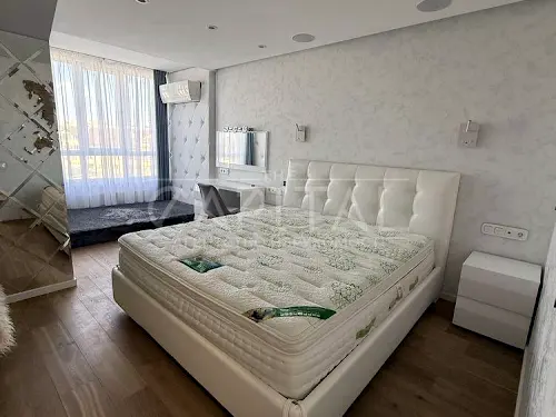 квартира за адресою Райдужна вул., 96