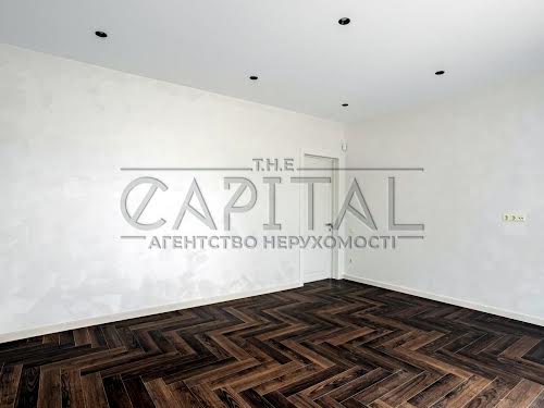 будинок за адресою Квітнева вул., 1