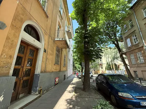 комерційна за адресою Сергія Єфремова вул., 34