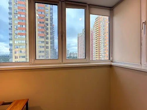 квартира за адресою Сім'ї Кульженків вул. (Петра Дегтяренка), 37