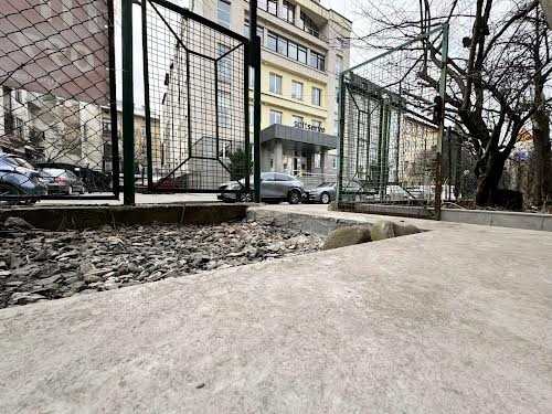 коммерческая по адресу Ярослава Пастернака ул., 4