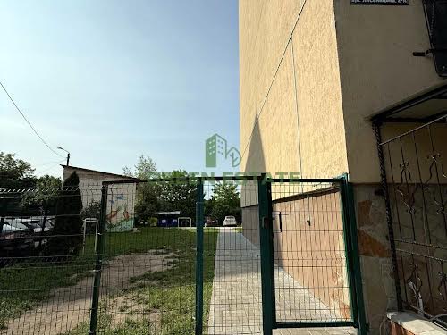комерційна за адресою Львів, лисинецька, 2а