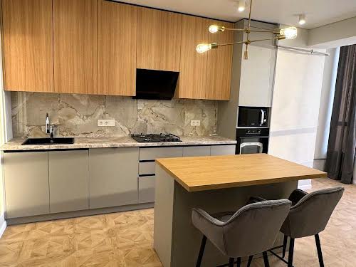квартира за адресою Домбровського вул., 75