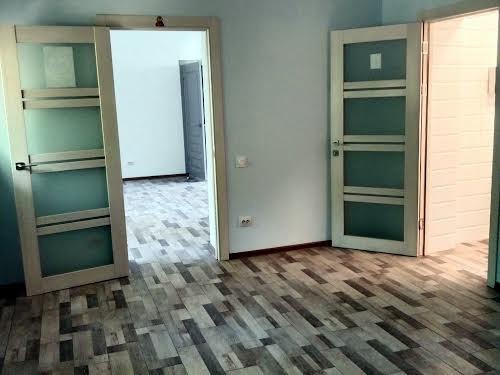 комерційна за адресою Олекси Новаківського вул., 1