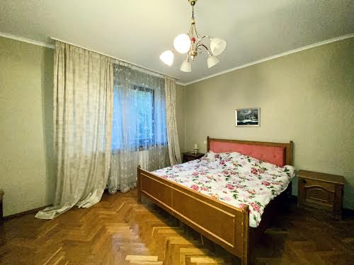 будинок за адресою с. Великі Дмитровичі, Київська