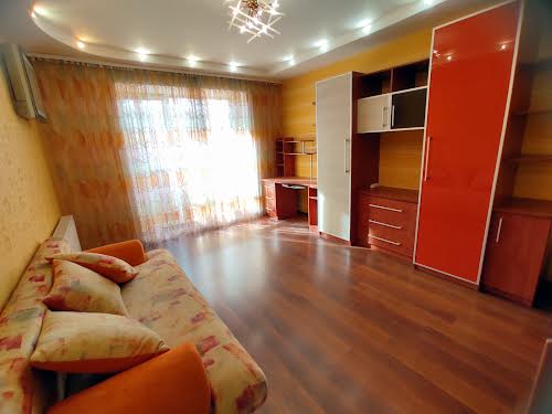 квартира за адресою Героїв Майдану вул. (Театральна), 48