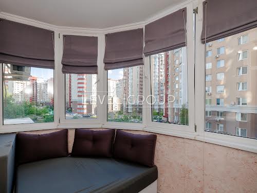 квартира за адресою Василя Симоненка вул., 5