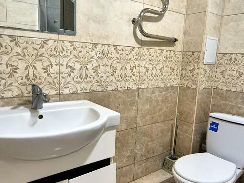 квартира за адресою Лушпи, 5 к 25
