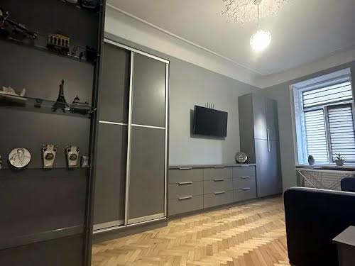 квартира за адресою Павла Грабовського вул., 8