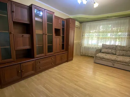 квартира за адресою Краснова вул., 14
