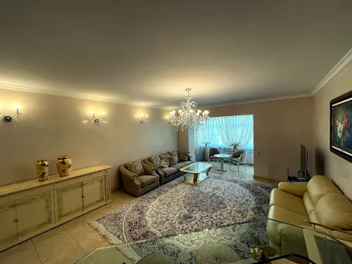 квартира за адресою Кропивницького вул., 8
