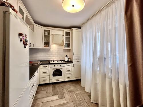 квартира за адресою Степана Бандери вул. (Попова), 31-Б