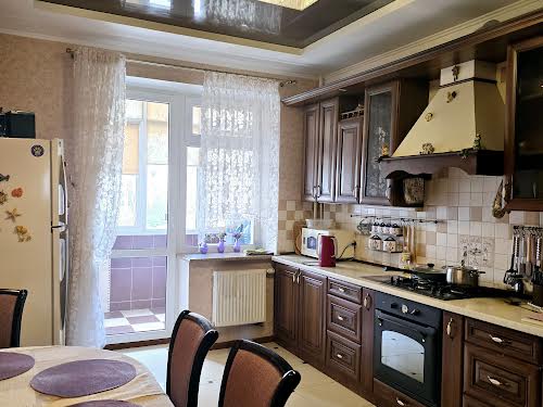 квартира за адресою Плугова вул., 8а