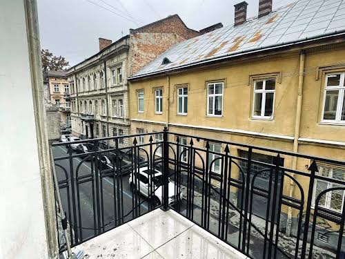 квартира за адресою Августина Волошина вул., 4